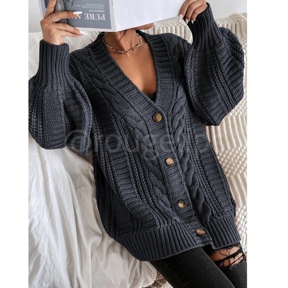 Oversized Grey Cable Knit Cardigan Long Sleeves Hip Length Buttoned - Picture 6 of 16